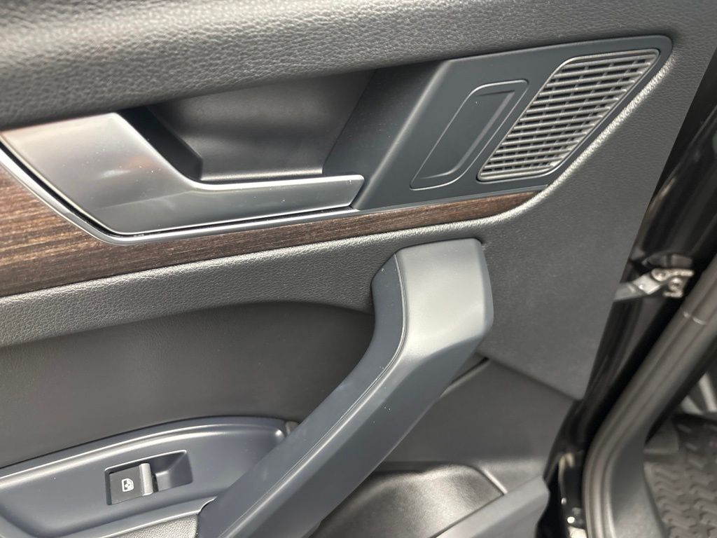 Thumbnail: 2023 Audi Q5 - 23