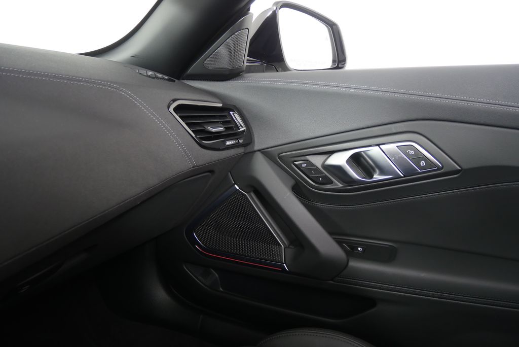 Thumbnail: 2022 BMW Z4 - 26