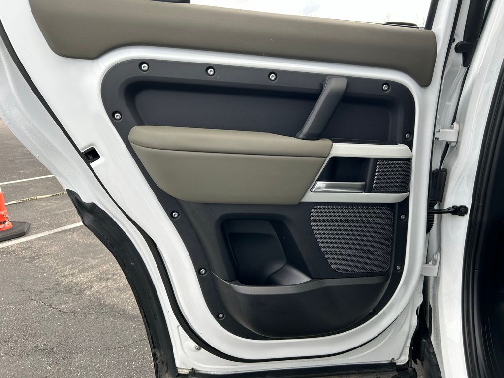 2024 Land Rover Defender 110 21