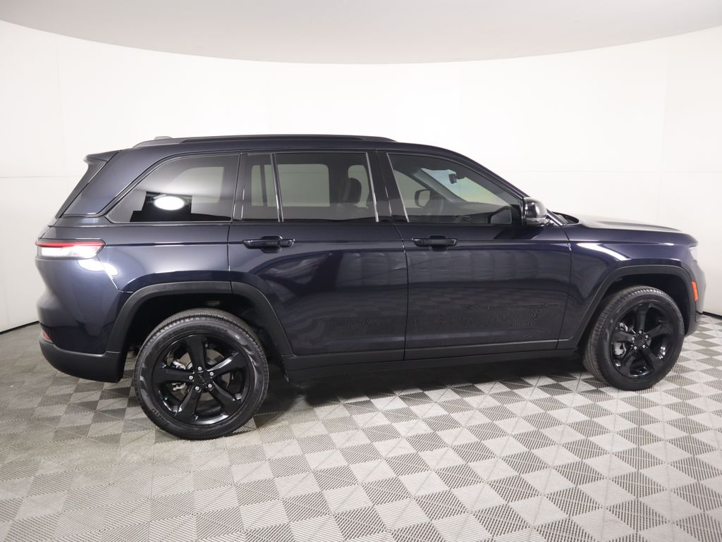 Thumbnail: 2024 Jeep Grand Cherokee - 4