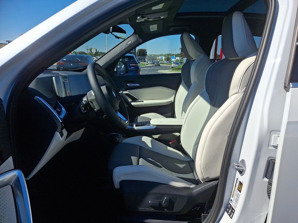 Thumbnail: 2026 BMW X1 - 6