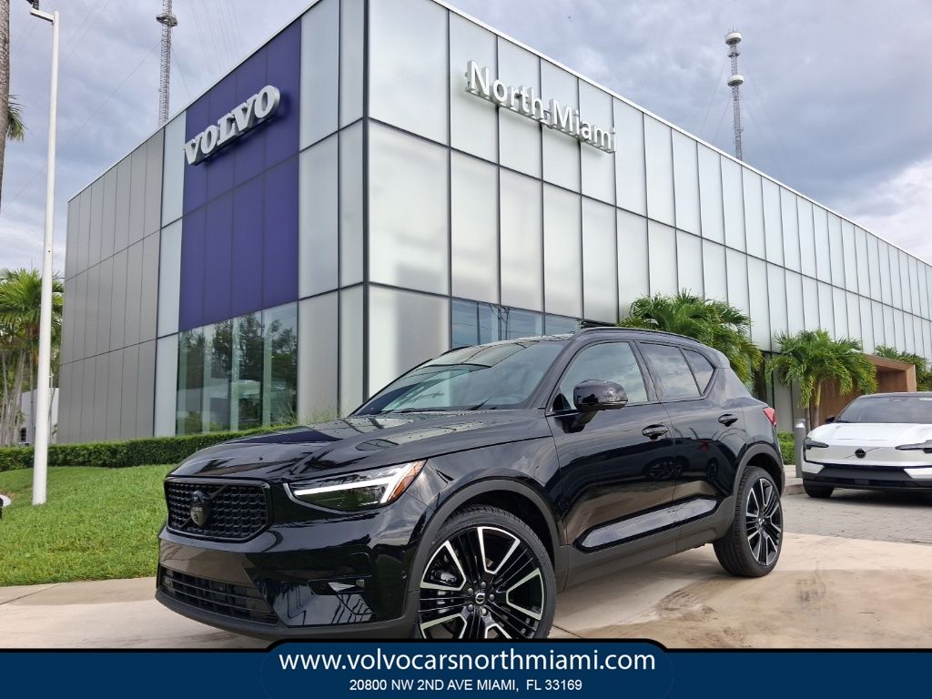 2026 Volvo XC40 Ultra Black Edition