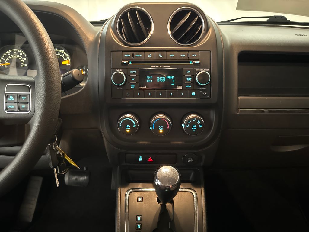 Used 2015 Gray Jeep Sport image 22