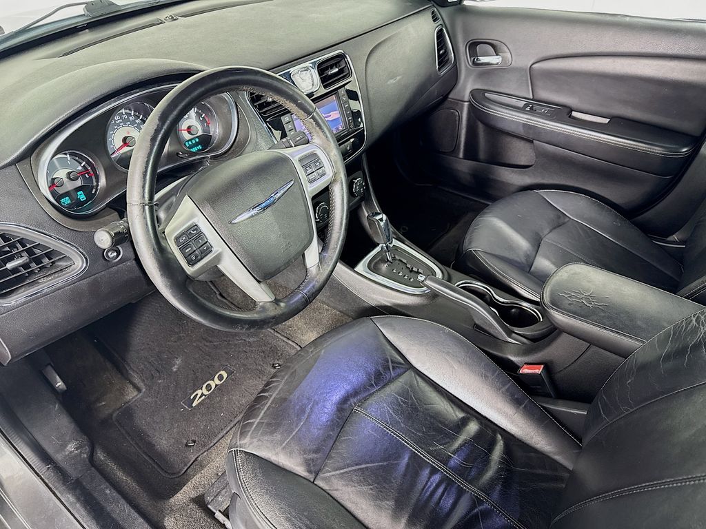 Used Car 2013 Chrysler 200  Limited For Sale Under $10,000 In Austin, Texas