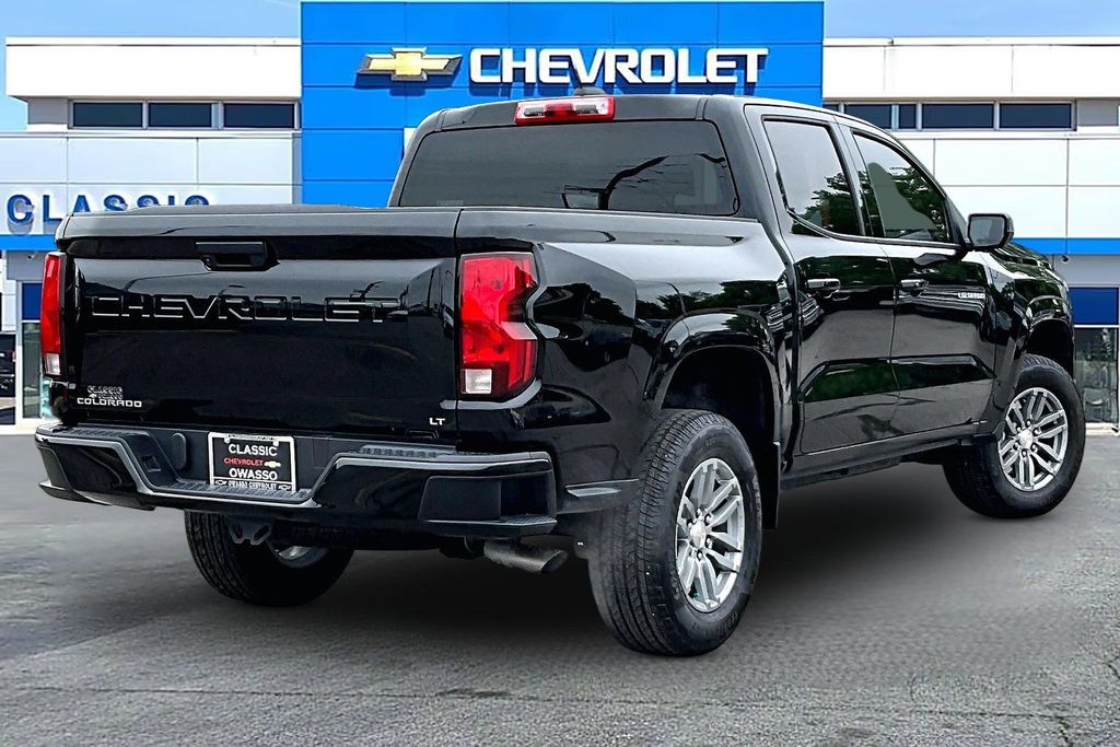 View vehicle photo 5