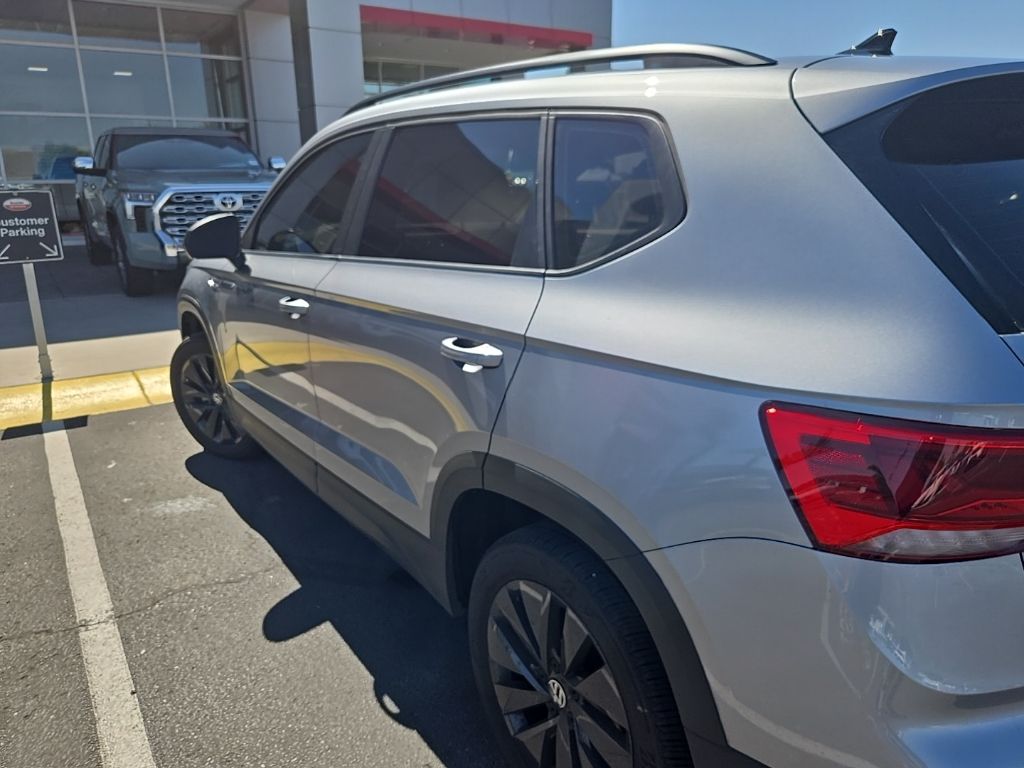 Thumbnail: 2023 Volkswagen Taos - 3