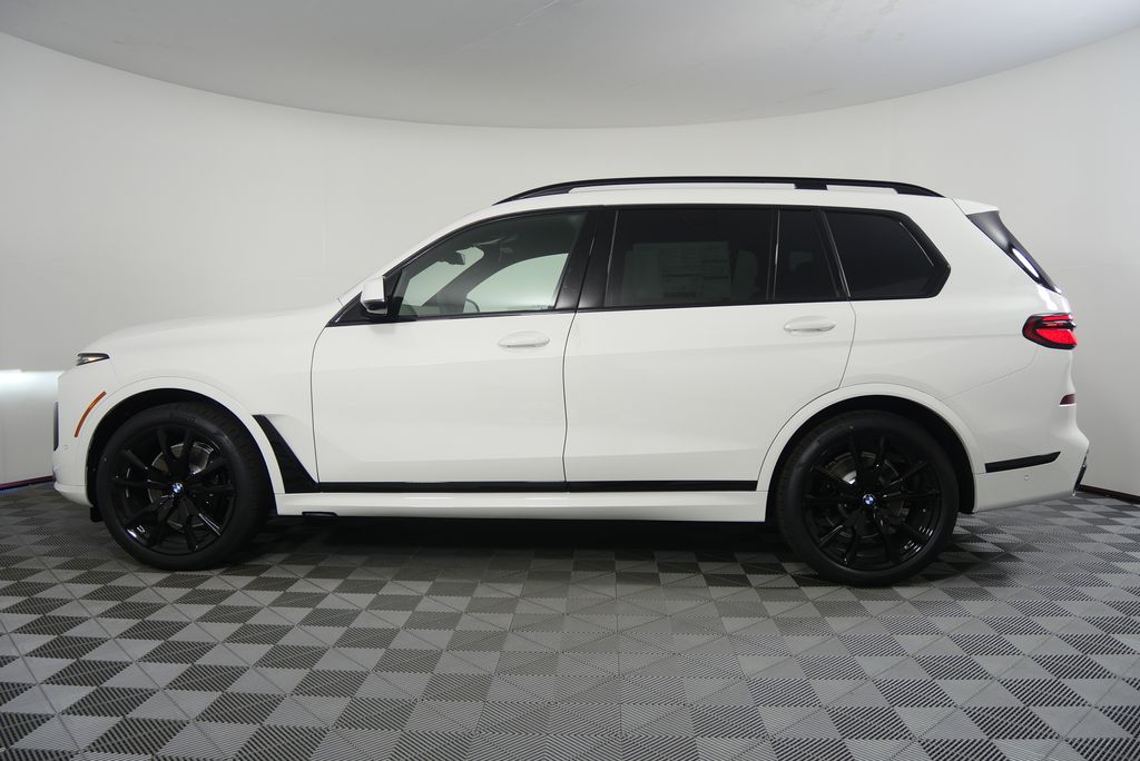Thumbnail: 2026 BMW X7 - 6