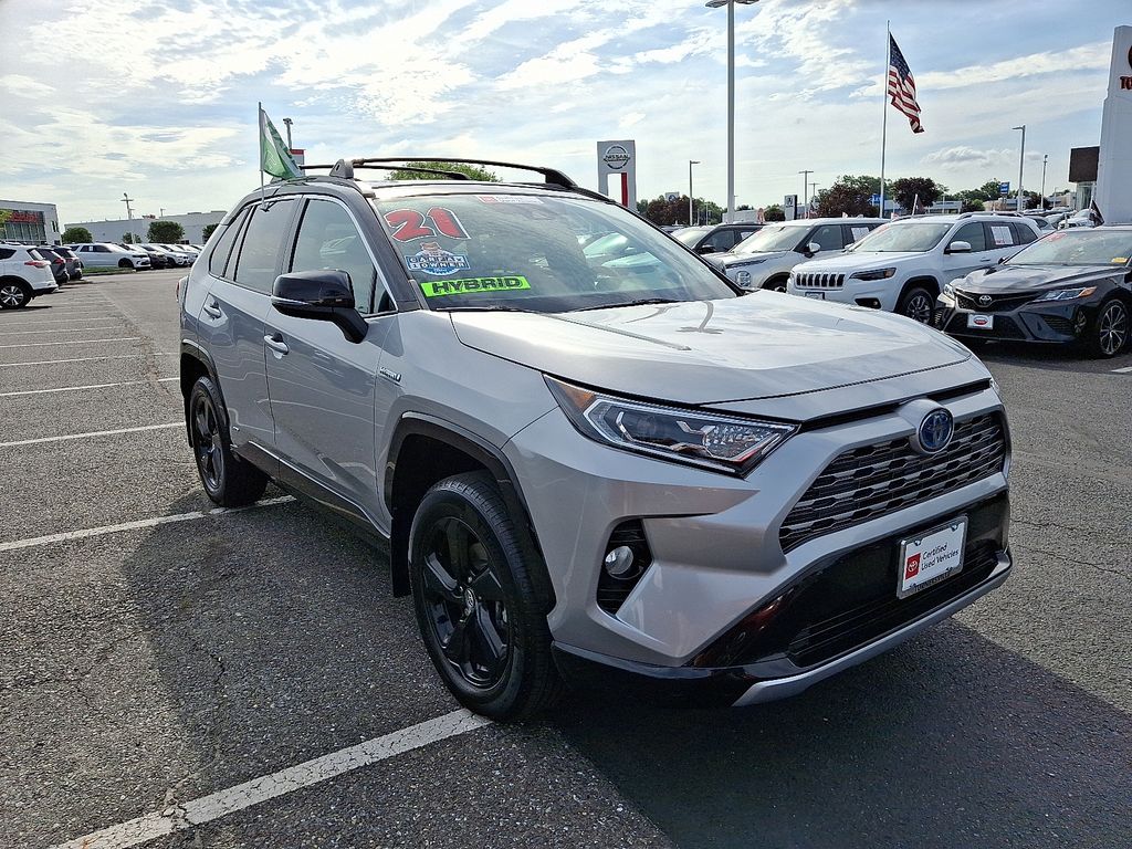 Thumbnail: 2021 Toyota RAV4 - 3