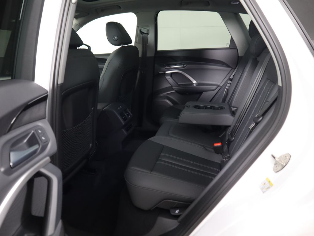 Thumbnail: 2025 Audi Q5 - 23