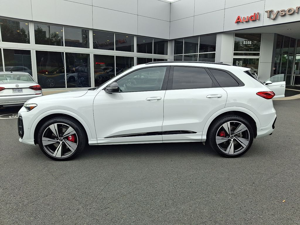 Thumbnail: 2025 Audi SQ5 - 7