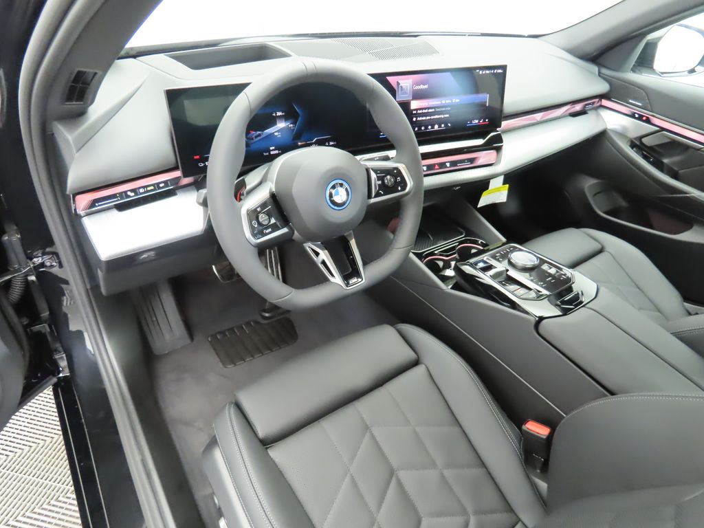 Thumbnail: 2026 BMW i5 - 9