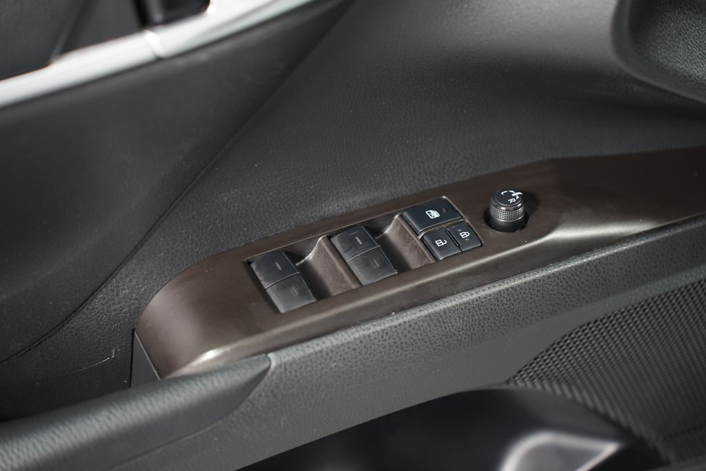 2022 Toyota Camry SE 31