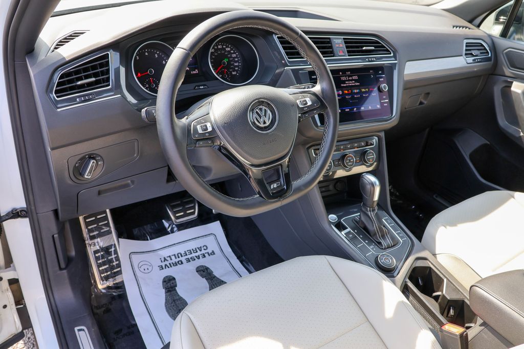 2021 Volkswagen Tiguan 2.0T SE R-Line Black 3