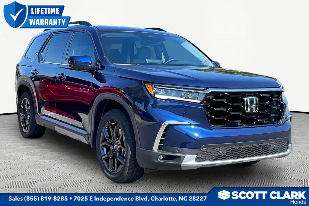 2025 Honda Pilot Touring AWD's photo