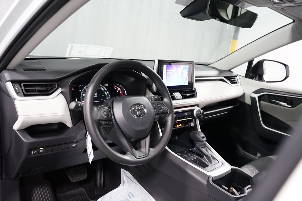 Thumbnail: 2025 Toyota RAV4 - 11