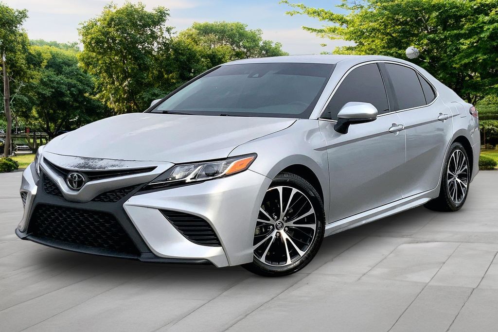 2020 Toyota Camry SE FWD