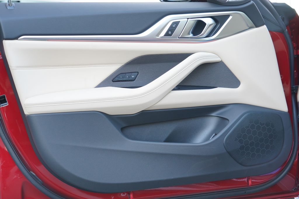 Thumbnail: 2026 BMW i4 - 9