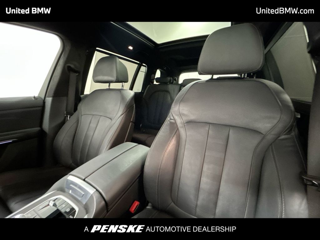 2022 BMW X7 xDrive40i 13