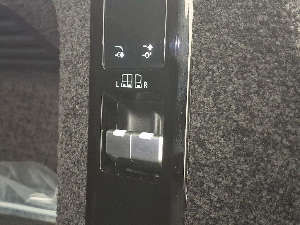 Thumbnail: 2024 Land Rover Range Rover - 30