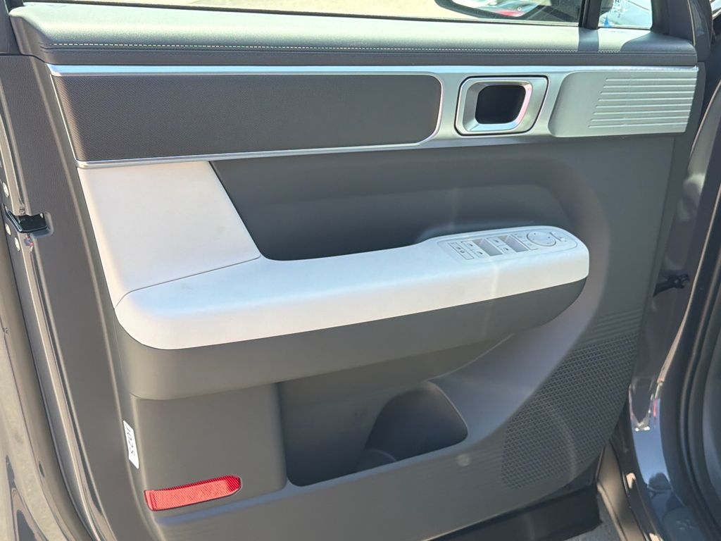 New 2027 Gray Hyundai SE image 11