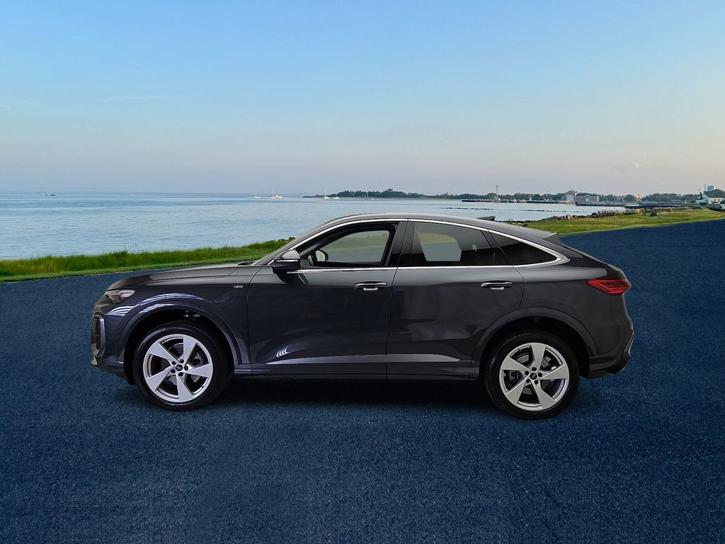 Thumbnail: 2025 Audi Q5 - 4