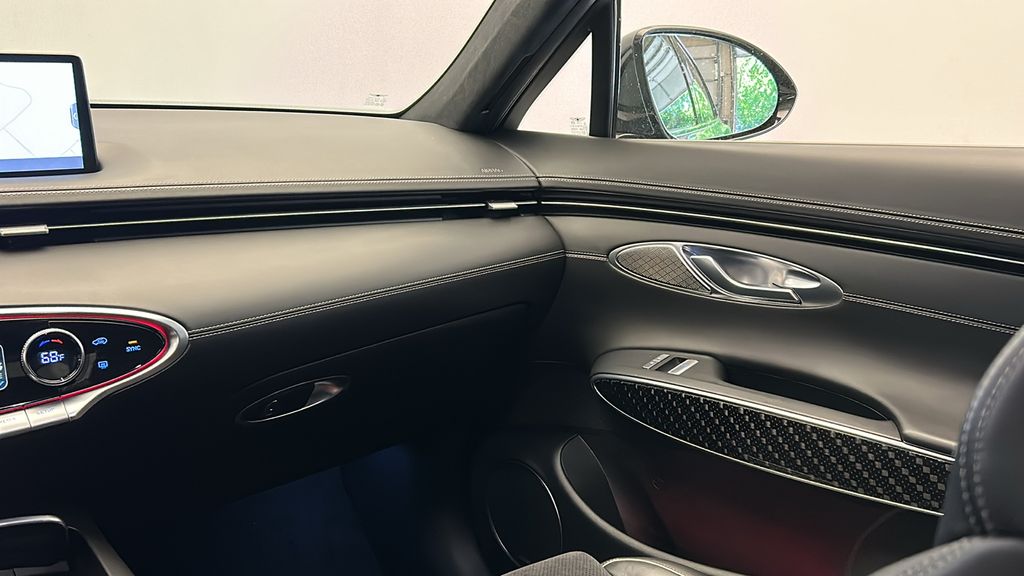 2022 Genesis GV70 Sport 27