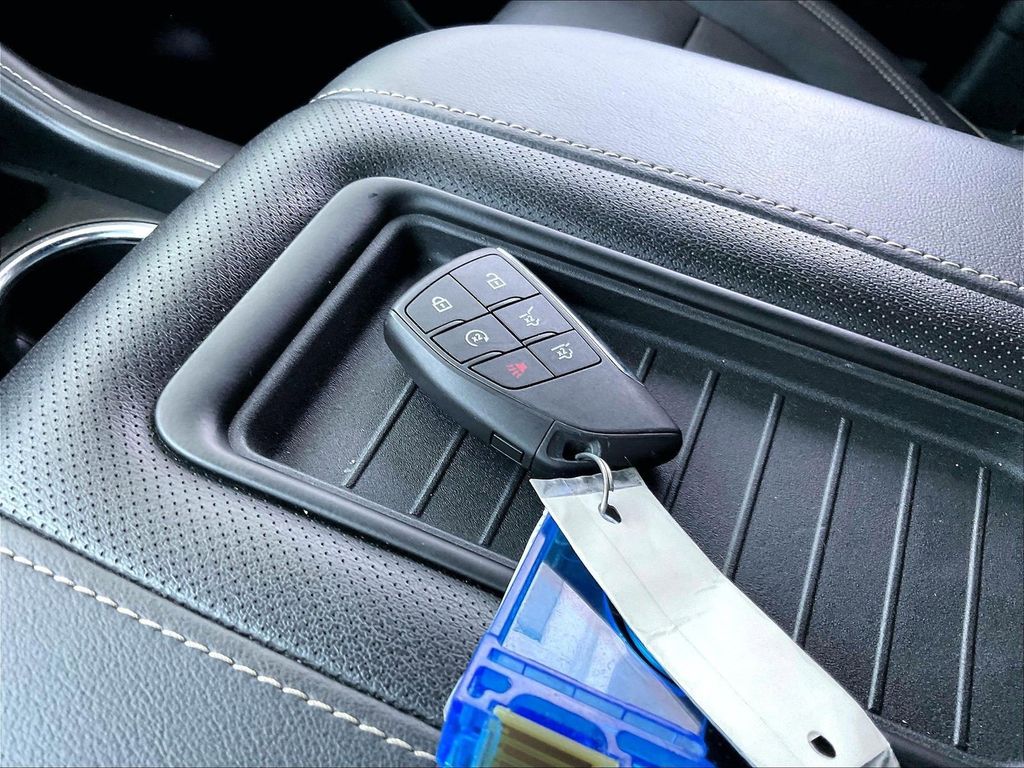 2023 GMC Yukon — photo 32