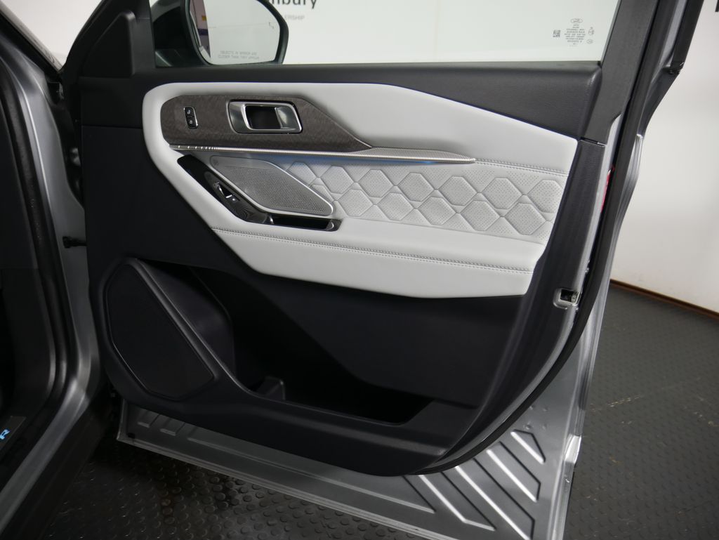 Thumbnail: 2025 Ford Explorer - 6