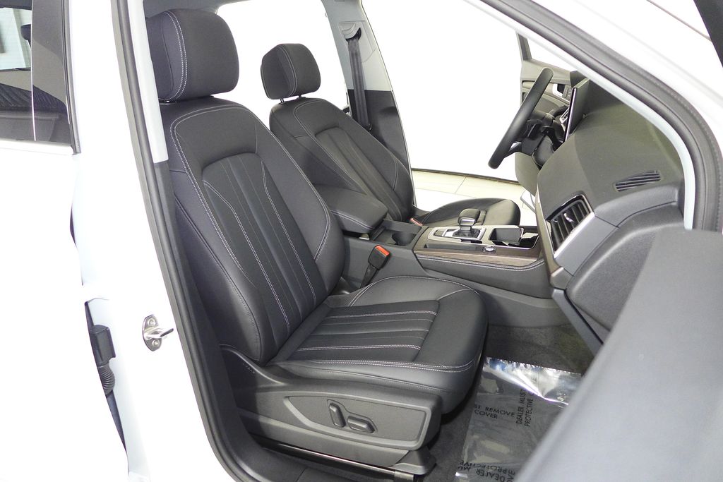 Thumbnail: 2023 Audi Q5 - 19