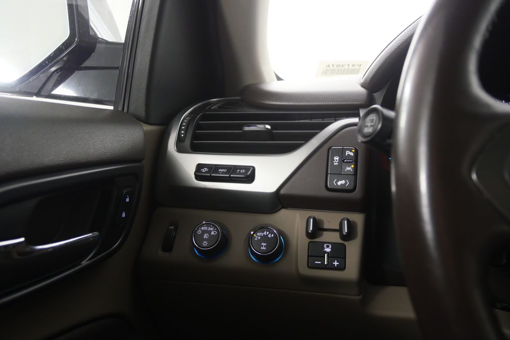 Thumbnail: 2017 Chevrolet Tahoe - 19