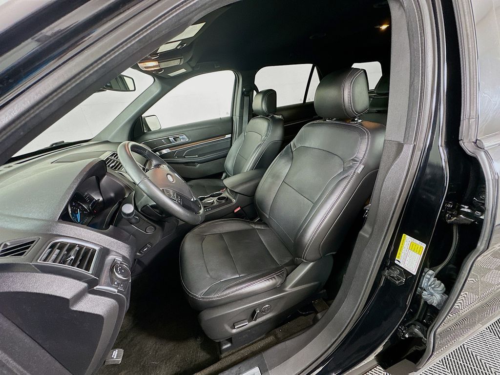 Thumbnail: 2017 Ford Explorer - 21
