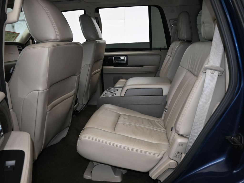 Used 2016 Midnight Lincoln Select image 37