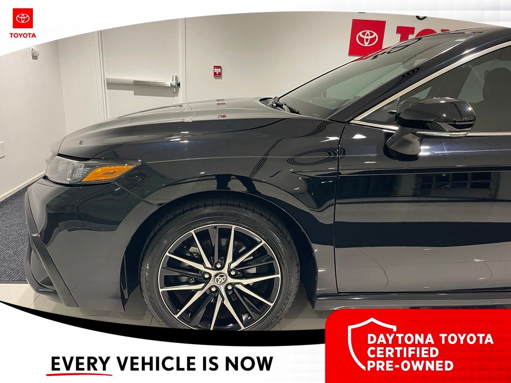 2024 Toyota Camry SE - Photo 16
