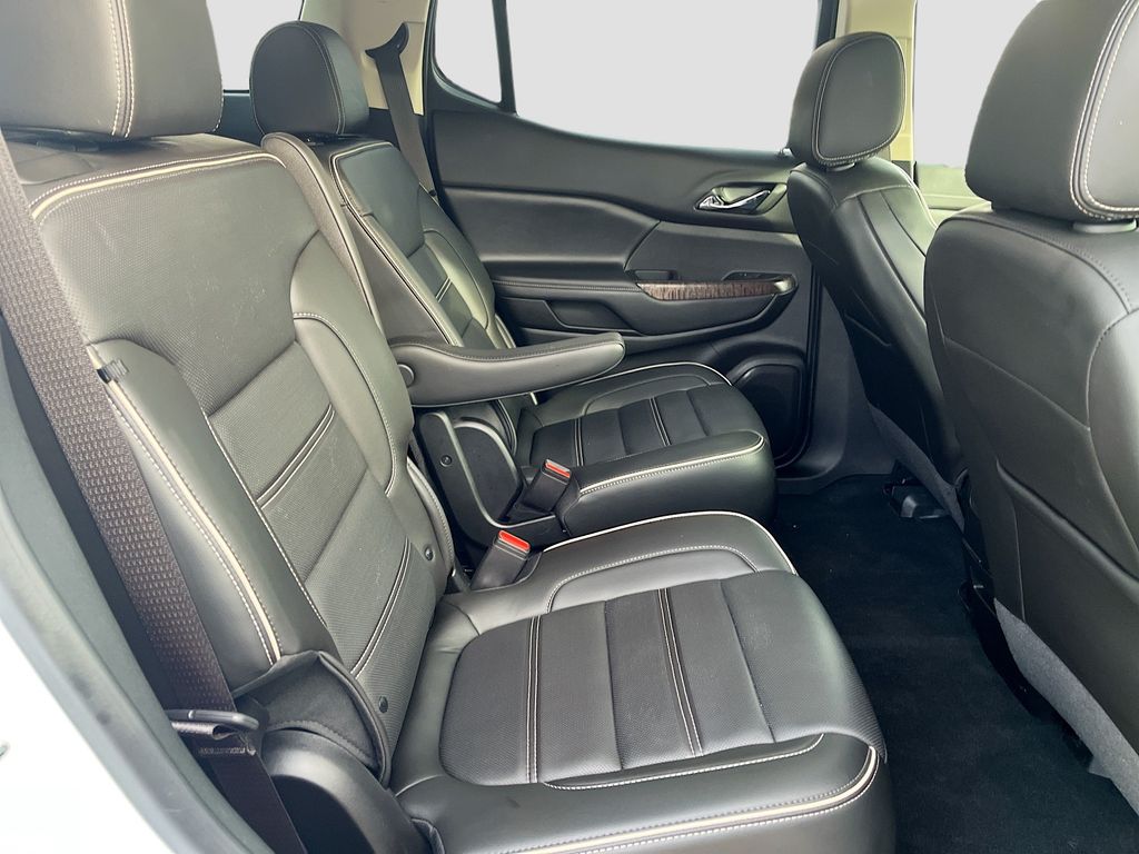 2023 GMC Acadia Denali - Photo 30