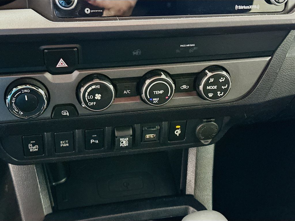 Thumbnail: 2020 Toyota Tacoma - 15