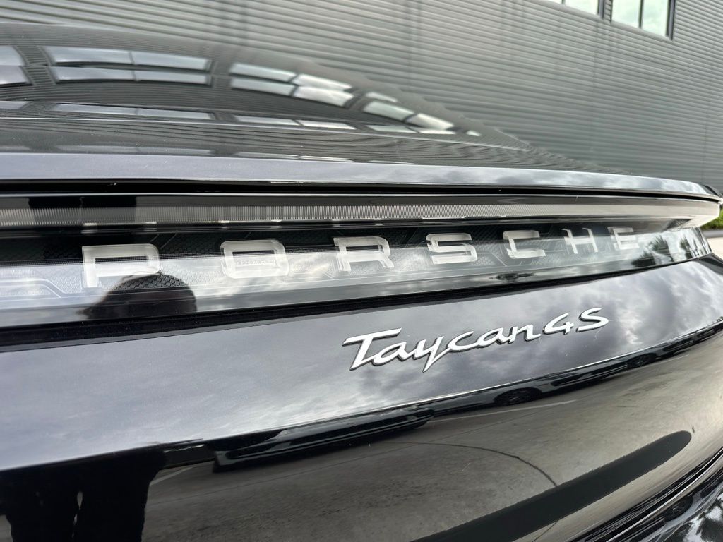 Thumbnail: 2023 Porsche Taycan - 14