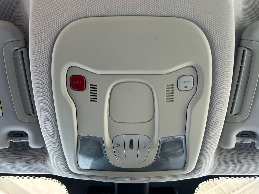 2017 Glacier Metallic Jeep Renegade Altitude FWD SUV