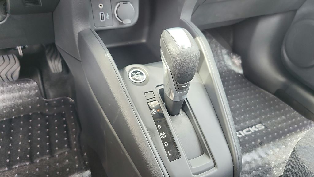 2025 Nissan Kicks Play