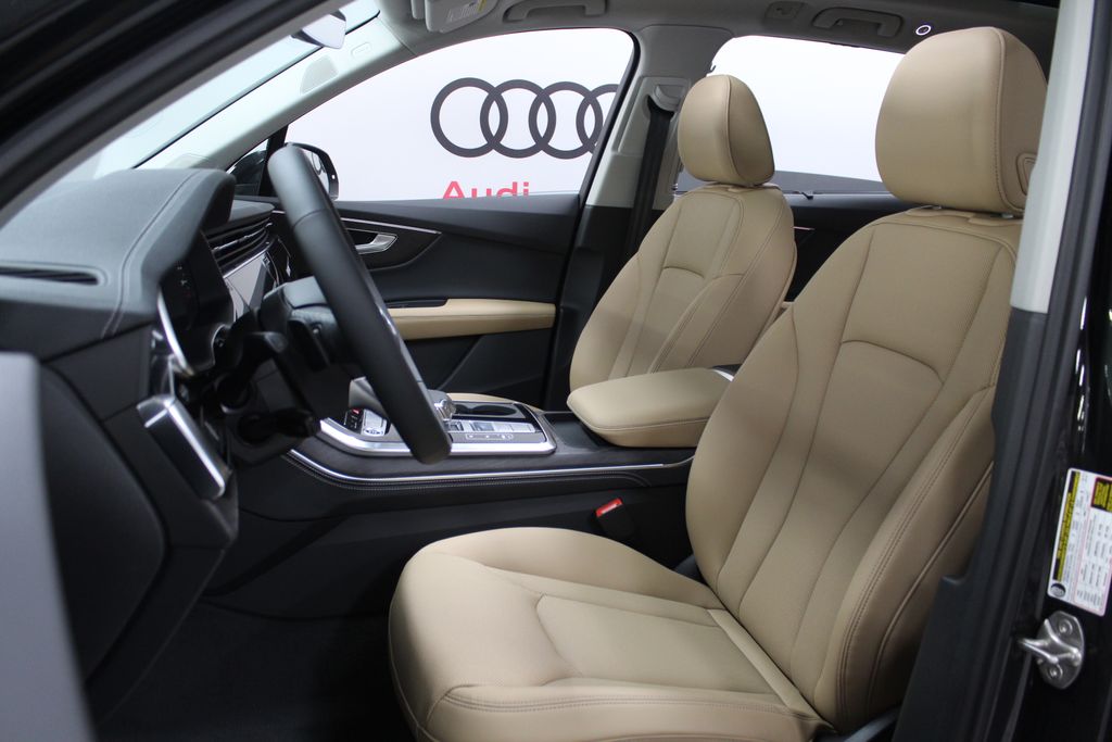 Thumbnail: 2026 Audi Q7 - 13