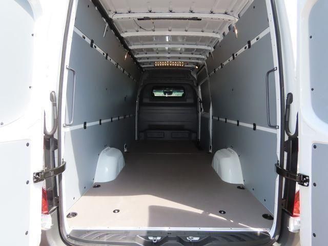 2024 Mercedes-Benz Sprinter 2500 18