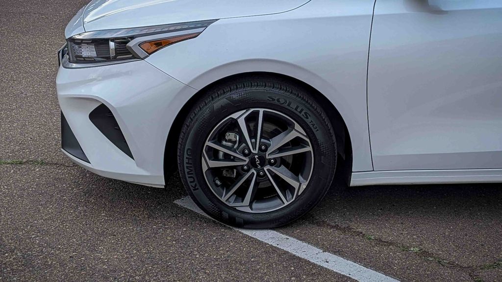 Used 2024 Kia Forte LXS 4D Sedan