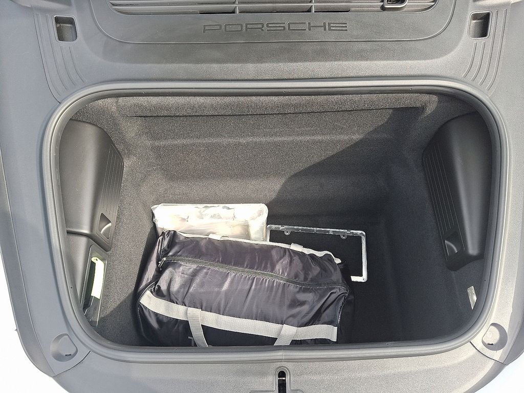 Thumbnail: 2017 Porsche 911 - 29