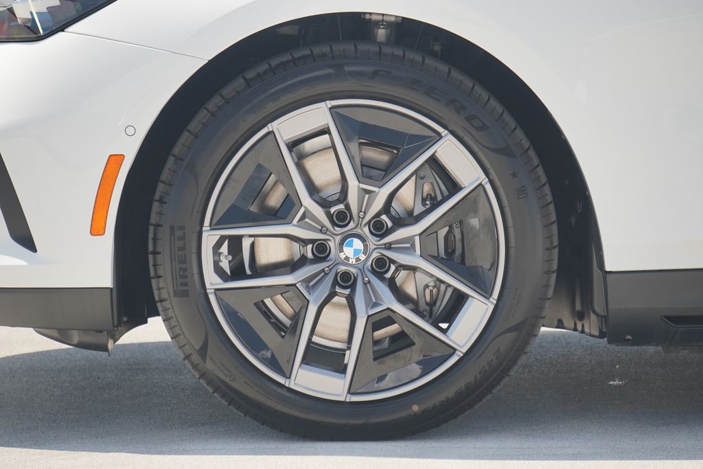 Thumbnail: 2026 BMW i5 - 5
