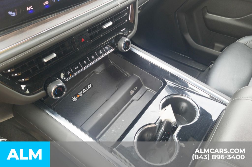 Used 2025 Sterling Gray Metallic Chevrolet LT image 27