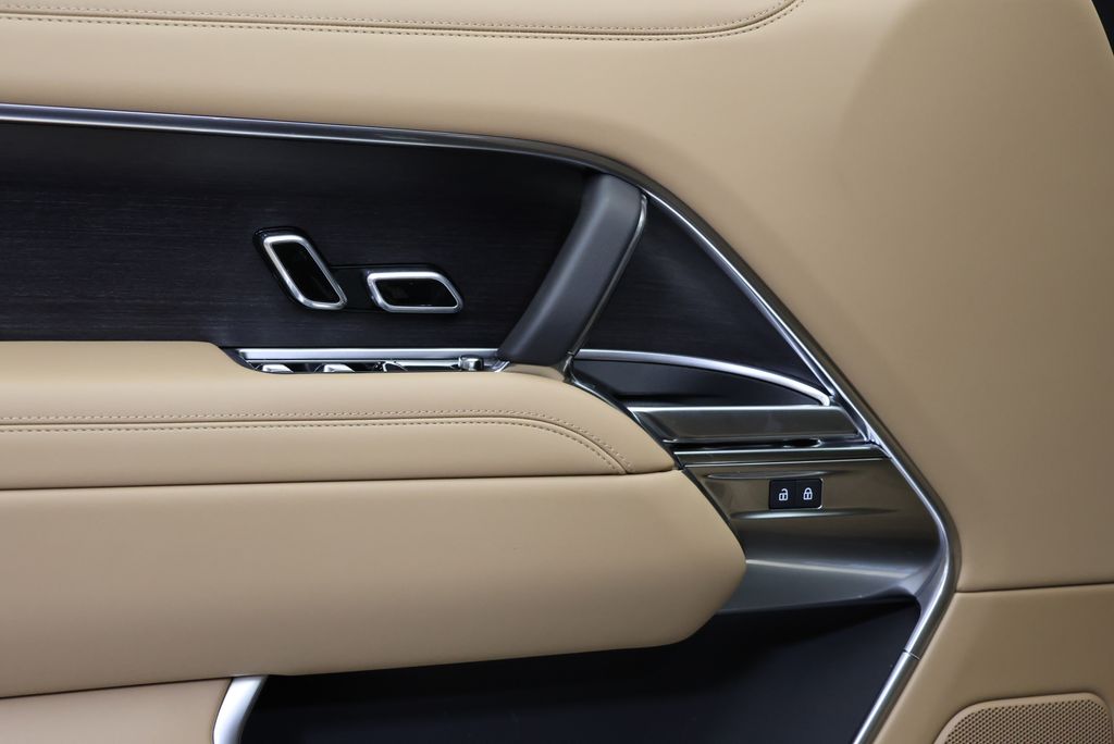 Thumbnail: 2026 Land Rover Range Rover - 27