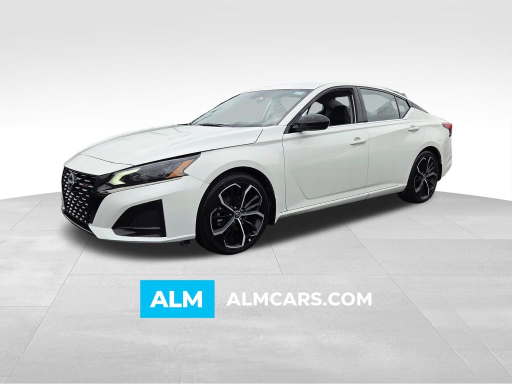 Pearl White Tricoat 2025 Nissan Altima 2.5 SR FWD Sedan Front-Wheel Drive Continuously Variable Transmission
