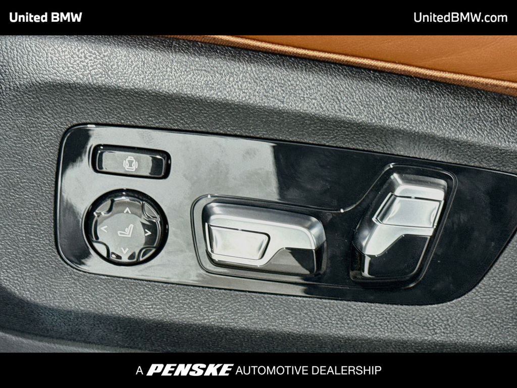 Thumbnail: 2027 BMW X7 - 11