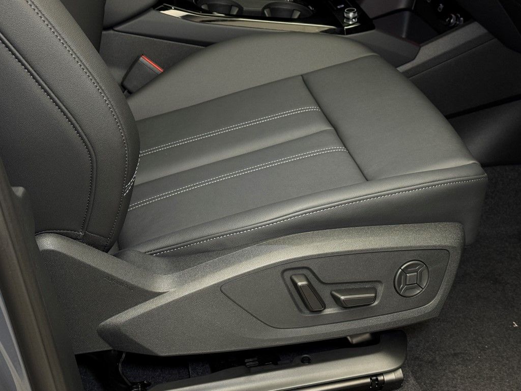 2025 Audi e-tron Premium 16