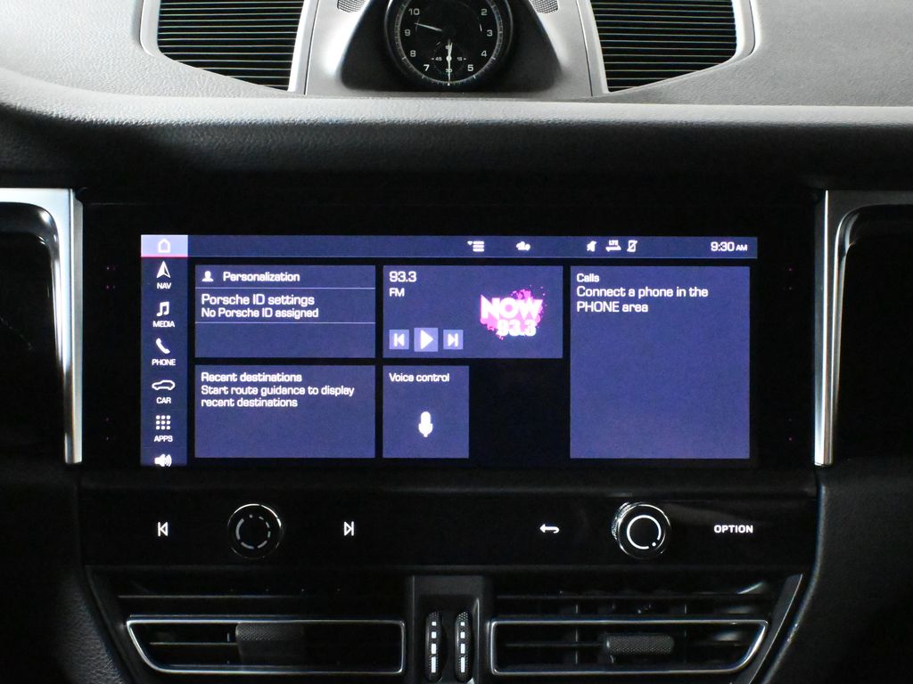 2022 Porsche Macan  25