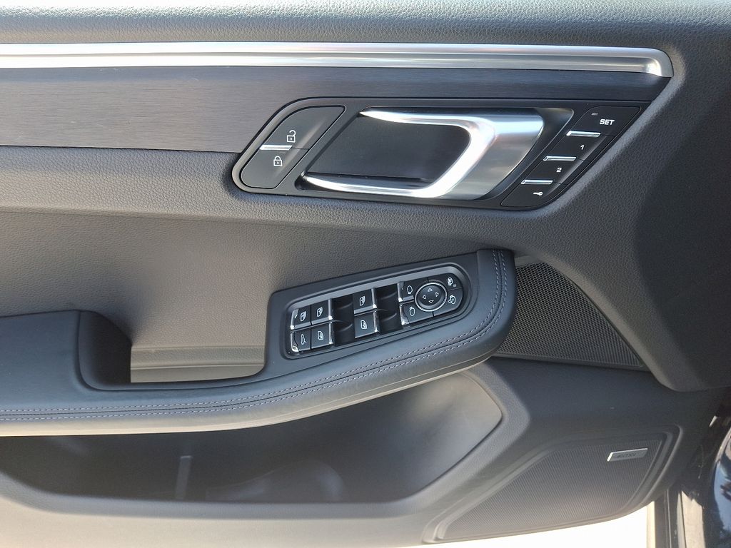2021 Porsche Macan GTS 14